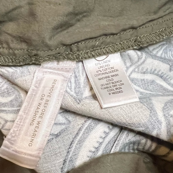 ⭐️LOFT Linen Blend Shorts - Picture 4 of 4